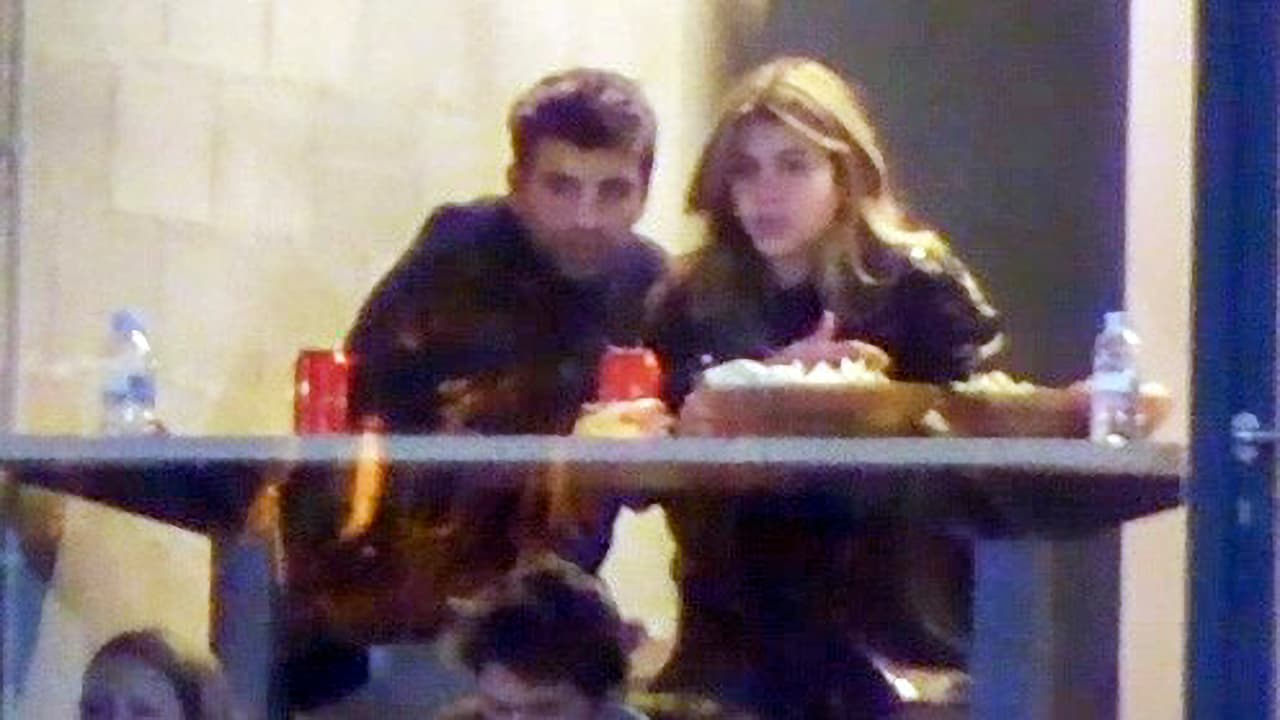 Solo un par de días después, el ex de la colombiana y su joven novia fueron captados viendo un partido de futbol del FC de Andorra durante la final de la Copa Catalunya. 
<br>