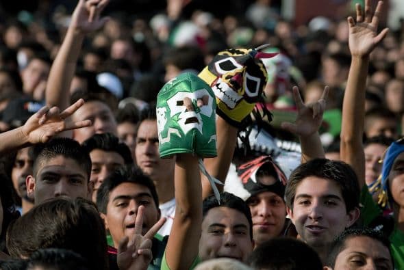 México alcanzó en 2010 poco más de 112.3 millones de habitantes, según los resultados del censo de población y vivienda realizado en junio pasado y divulgados este jueves por el Instituto de Geografía y Estadística (INEGI).