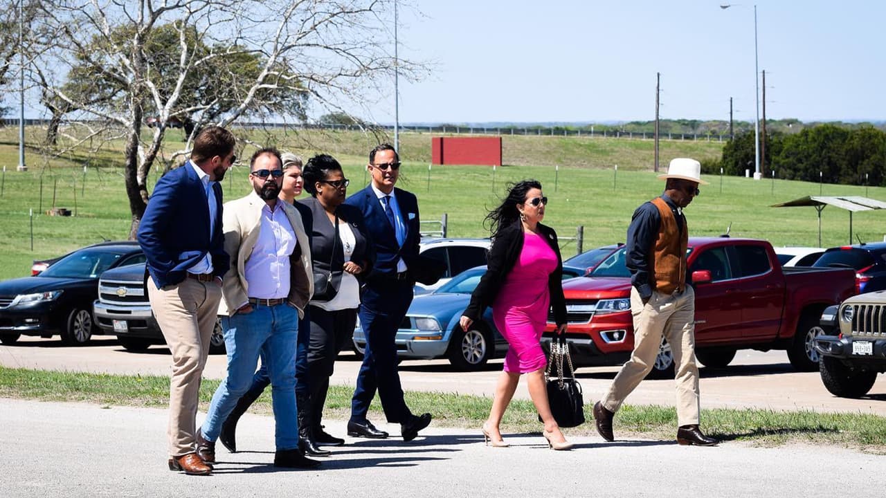 Este grupo de congresistas tejanos forma parte de los 80 representantes que firmaron una carta solicitando al gobernador Greg Abbott que intervenga y otorgue clemencia a la mujer sentenciada a la inyección letal.