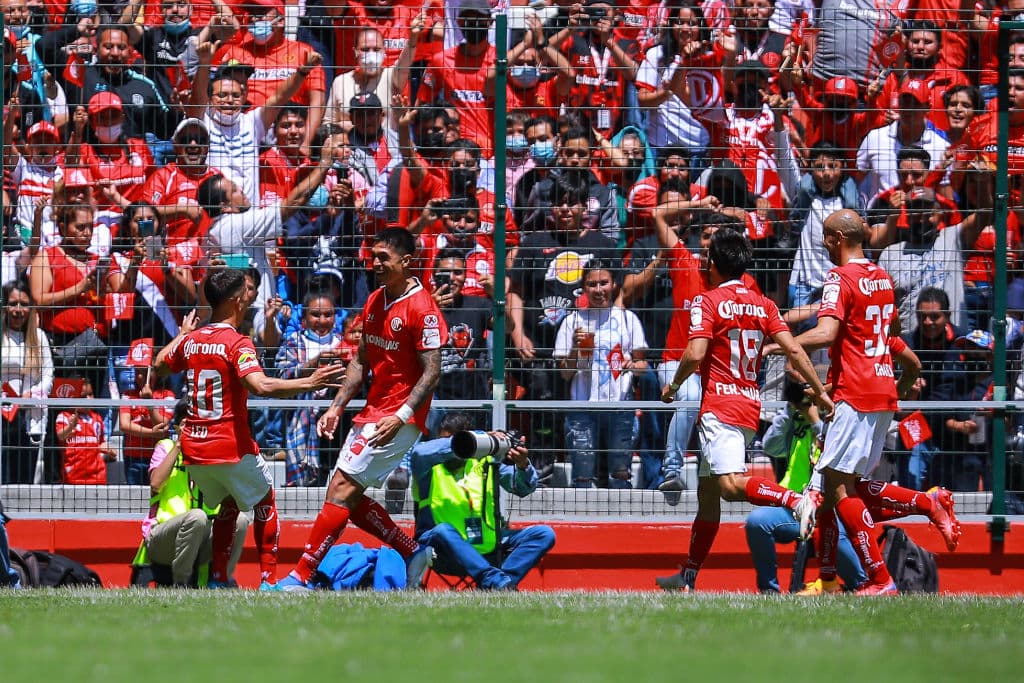 Toluca tuvo un gran inicio en casa ante el Atlas, al que le ganaba 3-0 antes de los primeros 15 minutos, pero terminó sufirendo y logró llevarse la victoria 3-2 ante el bicampeón que reaccionó y casi se lleva el empate.