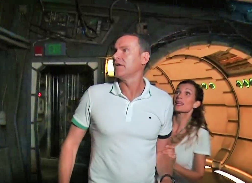 Ya dentro de la nave espacial, Alan programó equivocadamente el encendido y las alarmas comenzaron a sonar, lo que les dio un gran susto.