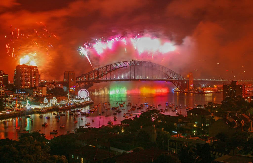 “Esta es una fabulosa manera de despedir 2017, el año en que 4 de cada 5 residentes de Sídney dijo ‘sí’ al matrimonio igualitario”, dijo el alcalde de la ciudad Clover Moore, refiriéndose al reciente hito en el país.