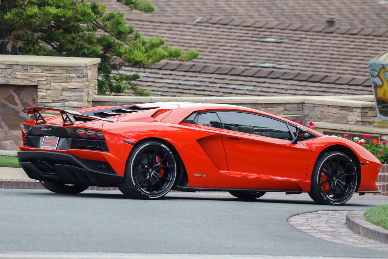 Aunque algunos medios aseguran Justin adquirió un nuevo Lamborghini, también es probable que haya optado solo por cambiar el color del
<b> Aventador S de 740 caballos de fuerza.</b>