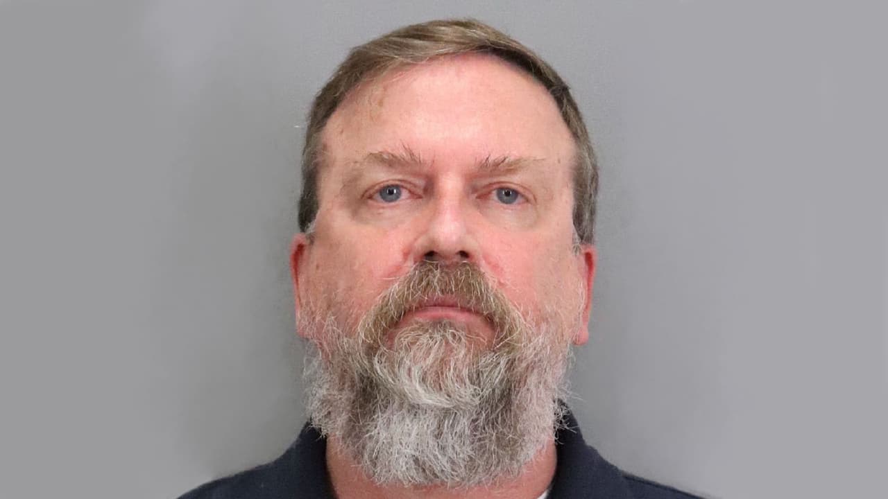 Arrestan a exmaestro y entrenador por acoso sexual de menores en una secundaria de San José