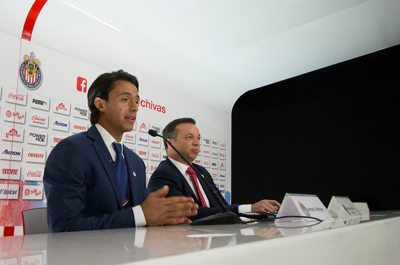 ""Nos tocó encontrarnos en fuerzas básicas y es un gran arquero. Tuvo regularidad en Guadalajara y lo veo con actitud, ganas de seguir creciendo y aprendiendo", dijo Toño sobre Gudiño.