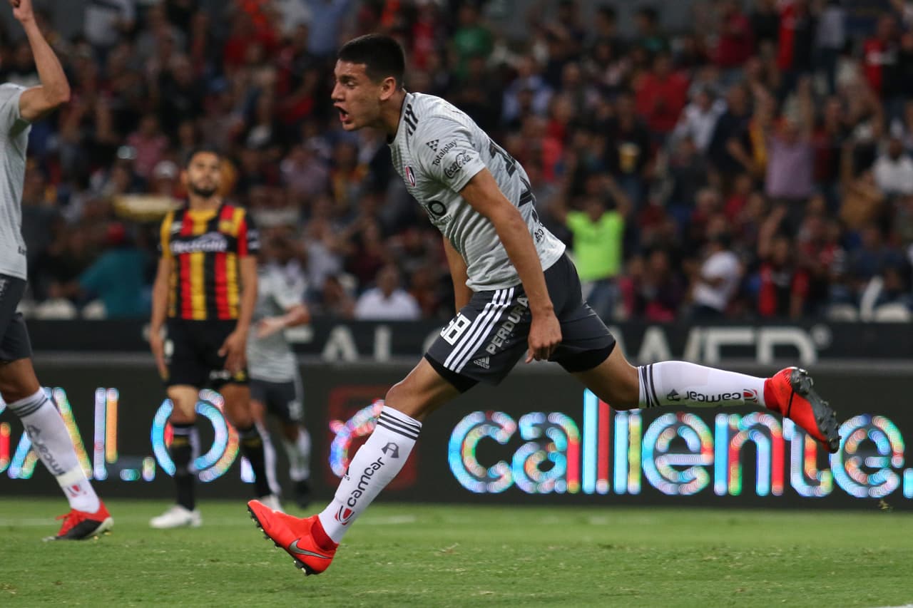 Pero apenas cuatro minutos después se vino el gol del empata por conducto de Jesús Alejandro Gómez para igualar los cartones a un gol por bando.