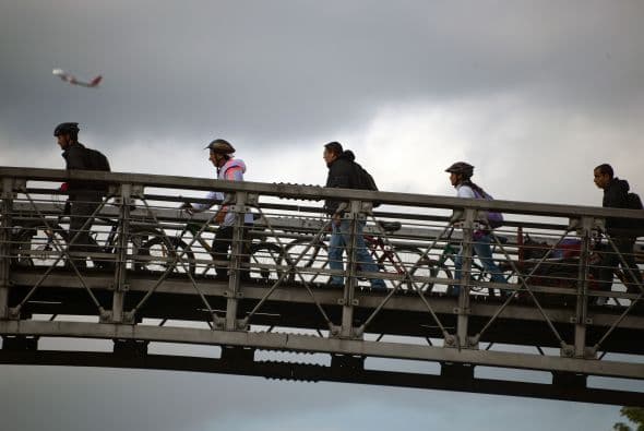 En el #DíaSinCarro, un millón 500 mil vehículos y 450 mil motos dejaron de circular en Bogotá, Colombia.