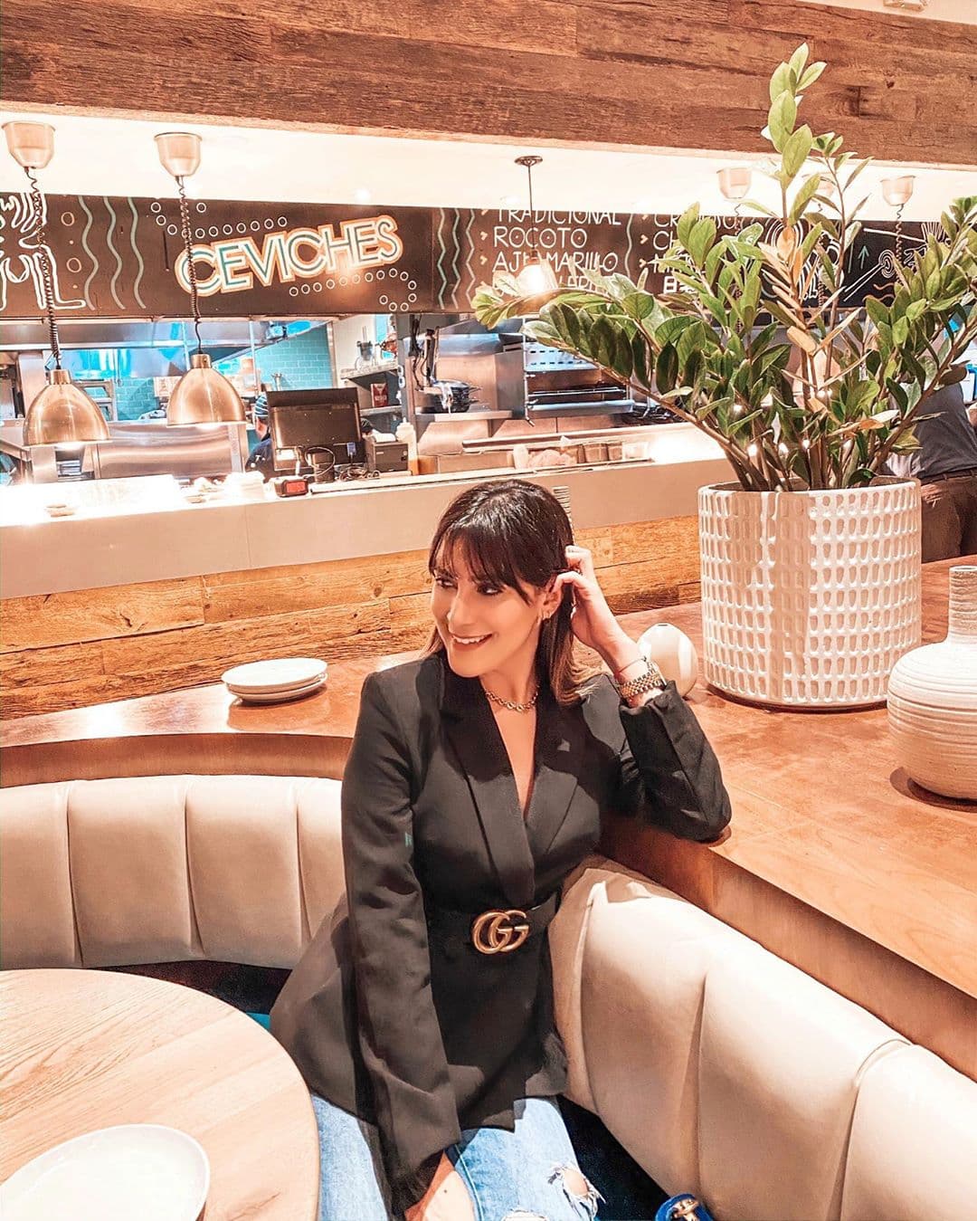 Aunque antes de comenzar la semana de trabajo, compartió en sus redes esta fotografía en el restaurante en el que disfrutó la cena del sábado.