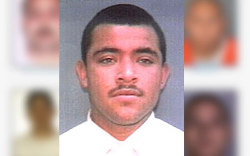 <b>Víctor Vargas</b> es buscado por el asesinato de dos miembros de pandillas rivales y el asalto con un arma peligrosa a otro miembro de una pandilla. El sospechoso hispano mide 5’ 8” de altura, pesa 180 libras y tiene ojos cafés y pelo negro. También es considerado armado y peligroso.