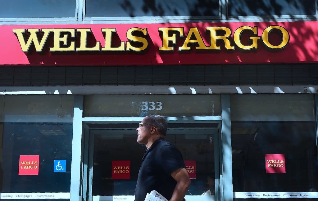 Statista, empresa que muestra los principales bancos de los Estados Unidos indicó que Wells Fargo Bank fue el empleador más grande de EE. UU. en el sector bancario en 2019, con más de 232 mil empleados.
<br>
