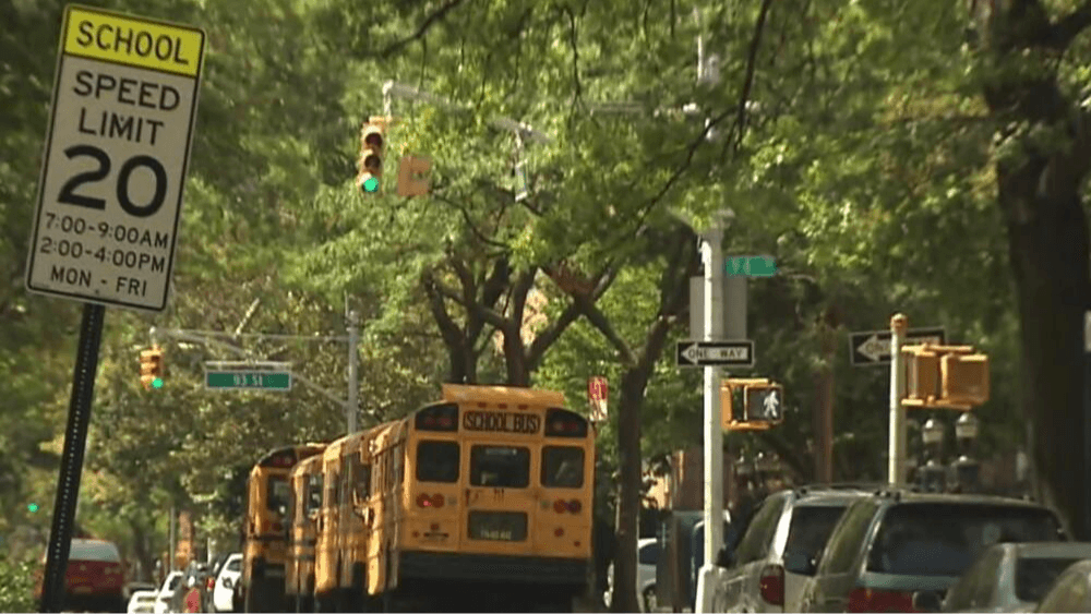 Puedes hasta perder tu licencia: las 5 cosas que debes saber al cometer una ofensa en una zona escolar