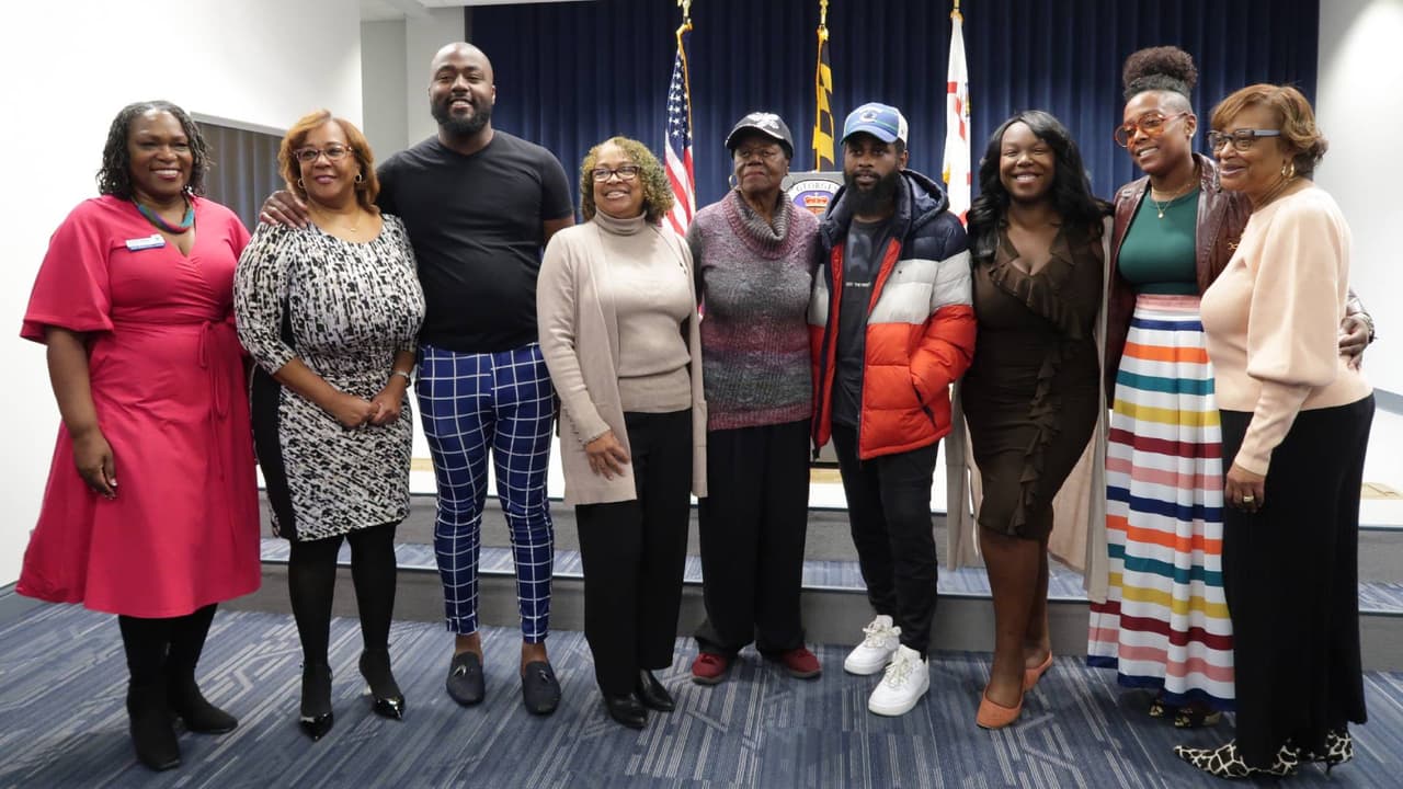 Programa dará ingreso básico garantizado de $800 al mes a jóvenes y adultos mayores en Prince George’s