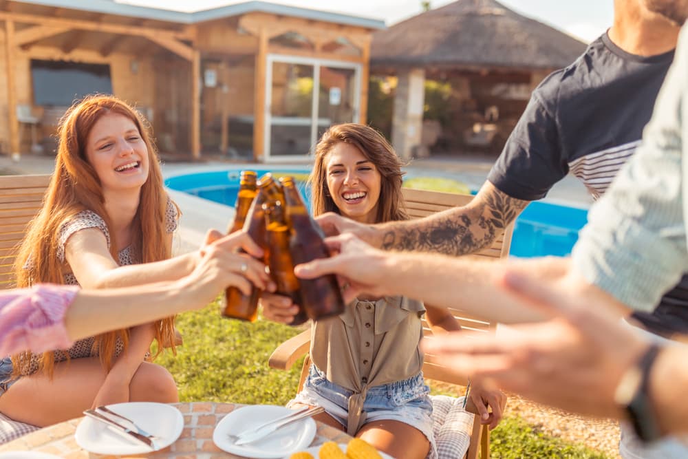 <h3 class="cms-H3-H3">Piscis en el mes de Géminis</h3>
<br>Podrás volcar tu energía en nuevos proyectos, te pondrás en comunicación con gente más jóvenes que tú que traen esa savia vivificante, esa vitalidad que tú necesitabas, ya que en días pasados te has dejado llevar por gentes que son muy cargadas, de gran pesadez mental que te mantienen atascado en lo que tú quieres hacer.
<br>