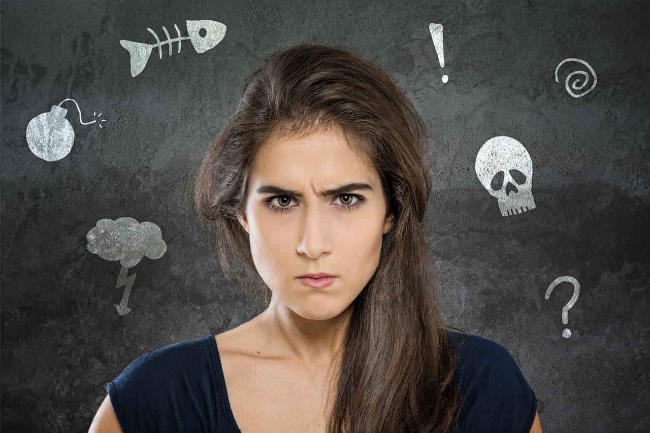 No se trata de cambiar tu manera de actuar por complacerle a él o a ella porque en ese caso, a menos que tú seas de un carácter fuerte y tu autoestima esté bien centrada, caerías totalmente bajo su influencia dominante y ya te sería muy difícil retroceder. Lo más probable es que si te dice que quiere algo serio contigo, eso sea lo que desea, y para eso se esfuerza ¡el problema está en lograr que lo diga!