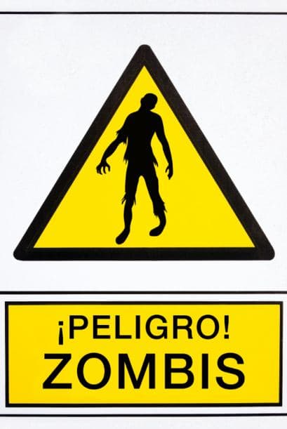 ¡Atrás zombies! Una universidad de Utah decidió combatir a los zombies que caminan mientras textean.