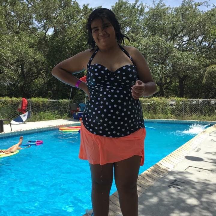 <b>Annabelle Pomeroy</b>, 14 años. Ella era la hija del pastor de la iglesia bautista. Su mamá y su papá no estaban en la iglesia el domingo del ataque, pero ella se encontraba allí sola, ya que toda la comunidad la conocía. Según varios asistentes de la iglesia, eran como "una gran familia".