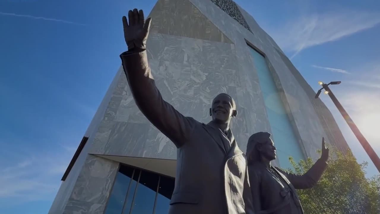 Biblioteca, cancha de baloncesto y más: así es por dentro el Centro Presidencial Obama que abre en Chicago
