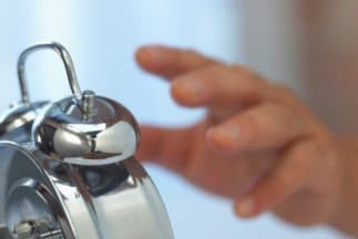 Para no luchar con este cambio dos veces al año, la Dra. Shalini Paruthi aconseja a las personas que se preparen con antelación. Y así evitar que interrumpa nuestras rutinas de sueño, 
<a href="https://cnnespanol.cnn.com/2021/03/08/horario-verano-cambio-sueno-trax/" target="_blank">según informó CNN. </a>