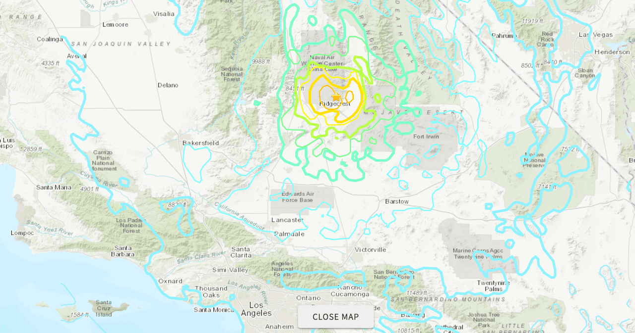 Grietas en las vías, incendios, emergencias médicas, apagones y algunos destrozos en locales y viviendas se registran tras el sismo de 6.4 grados de magnitud, con epicentro en la ciudad Ridgecrest en el desierto de Mojave, al sur de California.