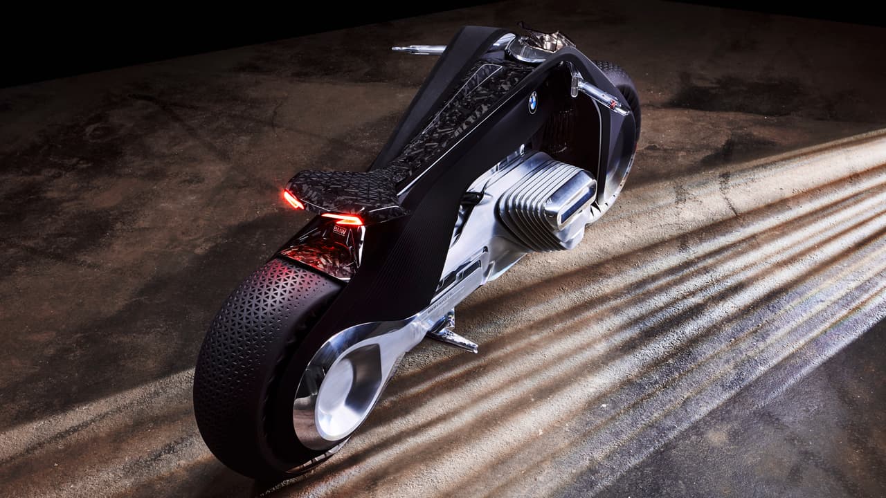 Según BMW la motocicleta del futuro no correrá el riesgo de caídas gracias a sistemas de auto-balance activo, control de tracción y estabilidad.