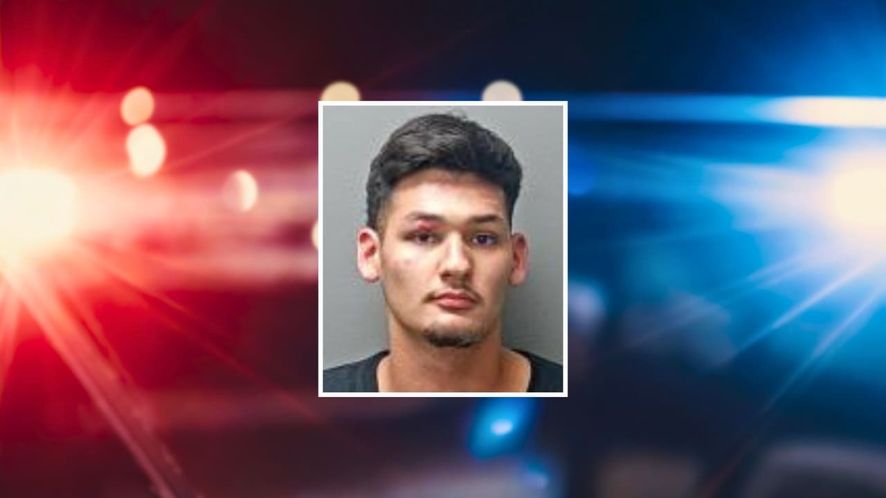 Fotografía de Eduardo González, de 19 años, acusado de la muerte de cinco personas en Fort Worth.