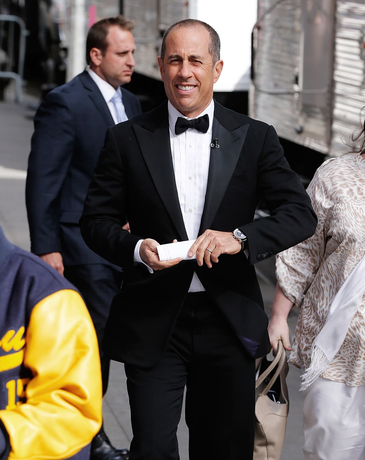 Jerry Seinfeld llegó con smoking