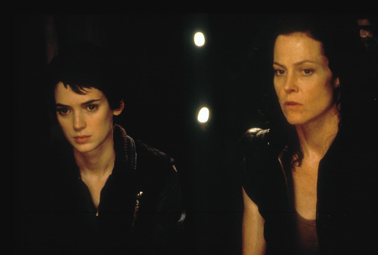 <b>‘Alien: Resurrección’</b>
<br>En esta película Ryder interpretó a Annalee Call, una ingeniera que en realidad termina revelándose que es un androide. La actriz también participó en la producción cinematográfica de la cinta.