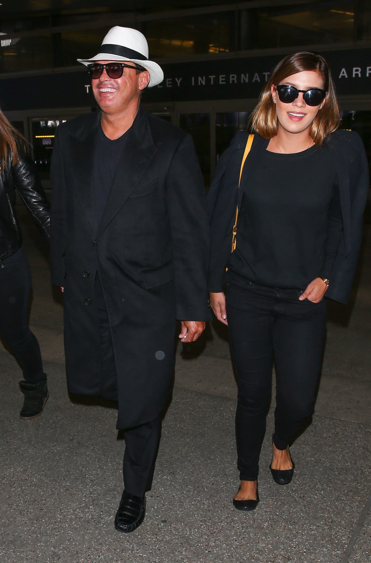 Para el año 2007, el cantante inició los trámites legales para reconocerla Un año después, ese reencuentro por fin ocurrió. 
<b><a href="https://www.youtube.com/watch?v=93-PSKGF_aQ" target="_blank">Luis Miguel había cambiado</a></b> y la joven no perdió la oportunidad para iniciar una nueva relación con su padre. 
<br>