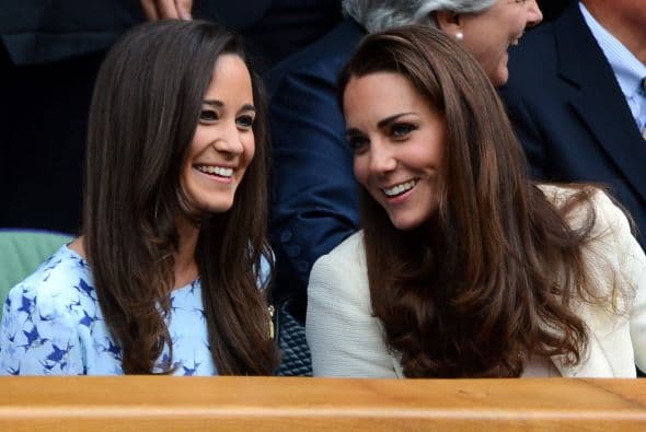 Cuando era soltera también 
<b>se fue a celebrar con su hermana Pippa </b>a un club nocturno británico.