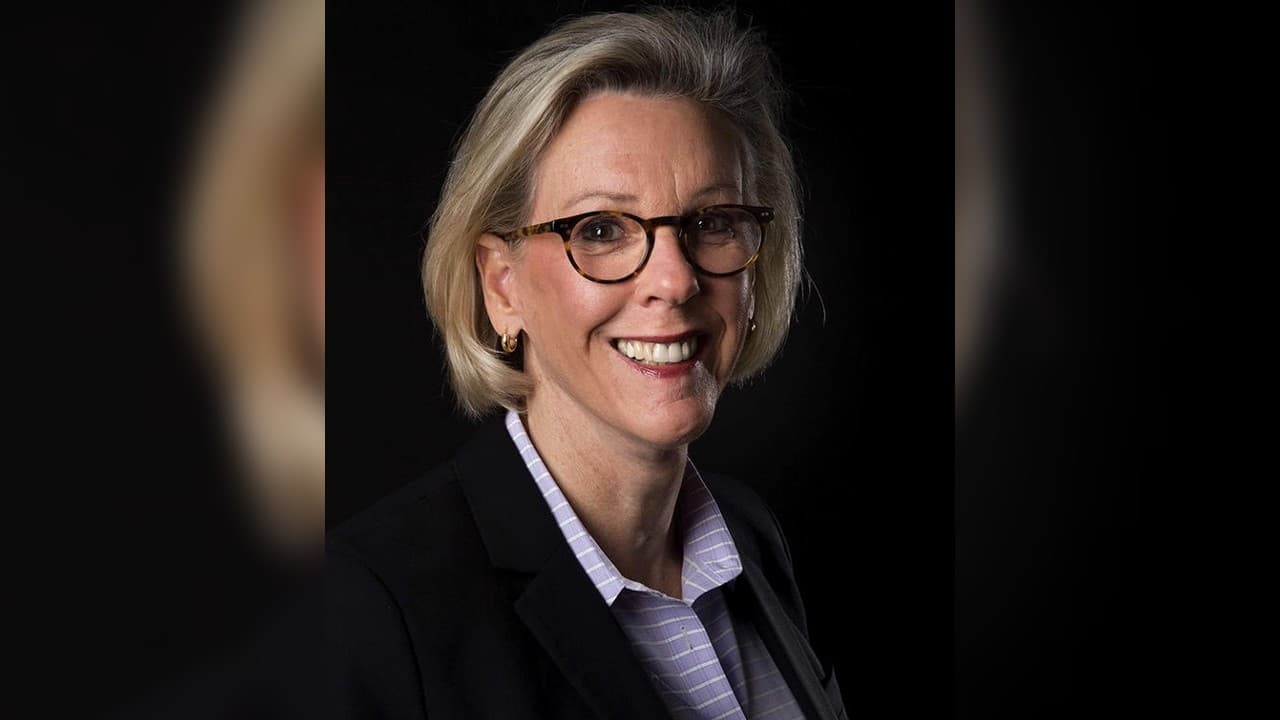 Alcaldesa de Tampa dice que todos “serán recibidos con los brazos abiertos” tras alerta de no viajar a Florida