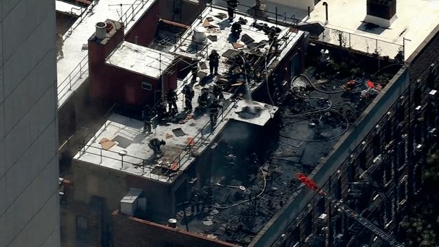 Las autoridades declararon el incendio bajo control a las 11:39 am. Los investigadores de incendios llegaron a la escena a las 12:15 pm para determinar las causas exactas del siniestro. Las operaciones continúan en desarrollo.