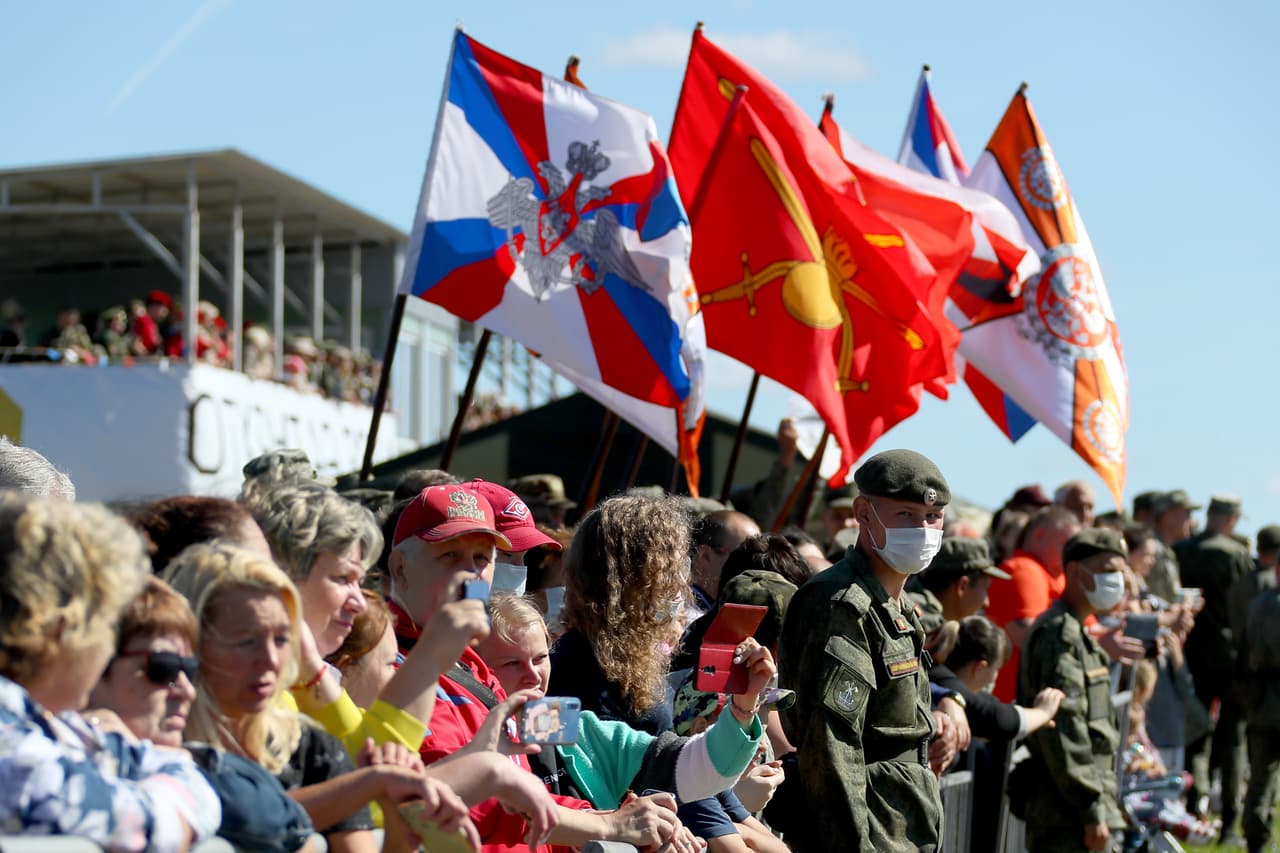 El público en una de las competencias realizada en la región de Vladimir, a unas 100 millas al este de Moscú. Estos juegos de guerra se realizan desde 2015, un año después de la firma de un importante acuerdo de colaboración militar entre Rusia y China. Las cinco ediciones anteriores las ganó la fuerza armada rusa.