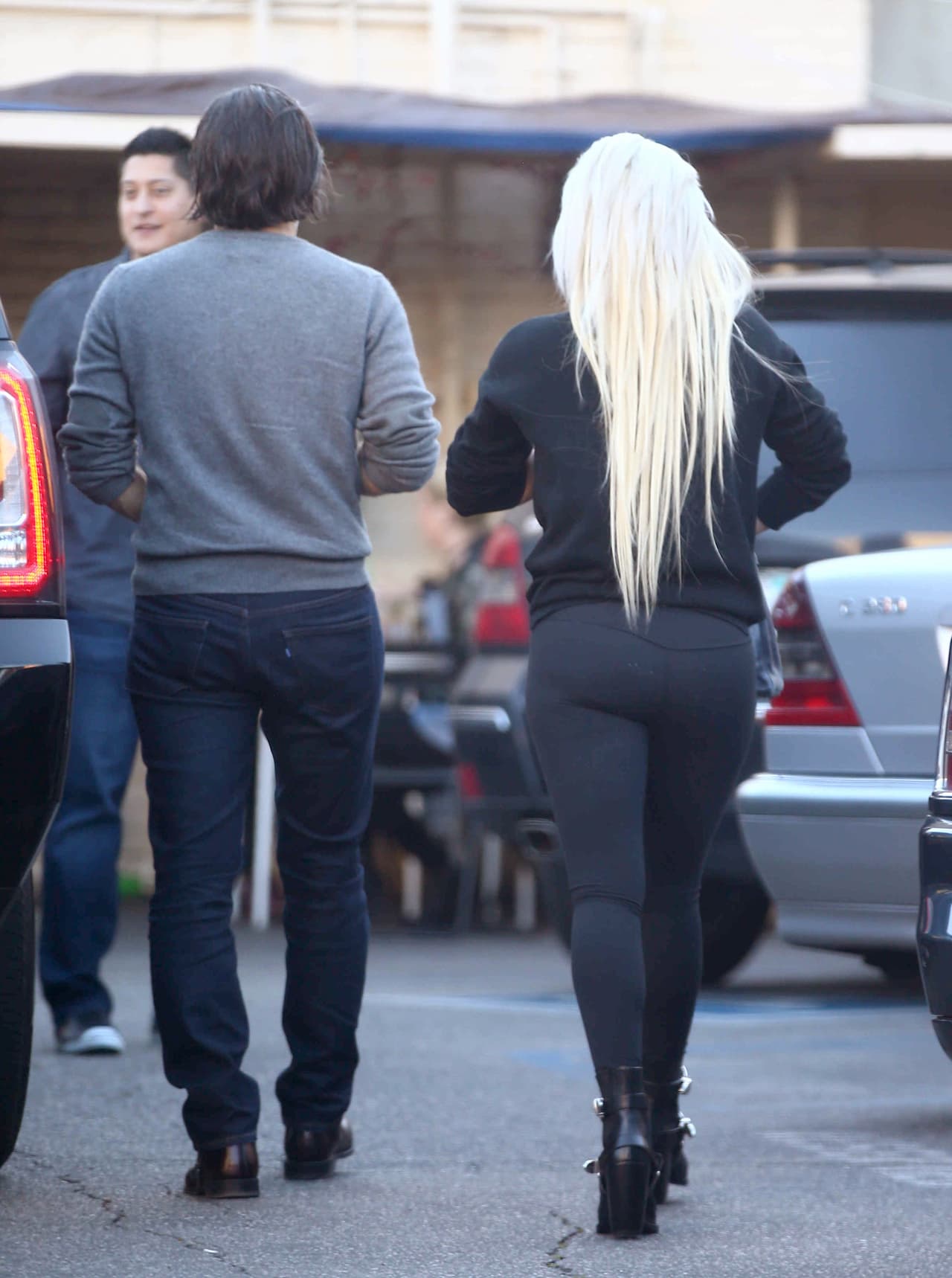 Pese a las fotografías donde se les ve juntos en repetidas ocasiones, no se ha dicho nada publicamente sobre su romance.