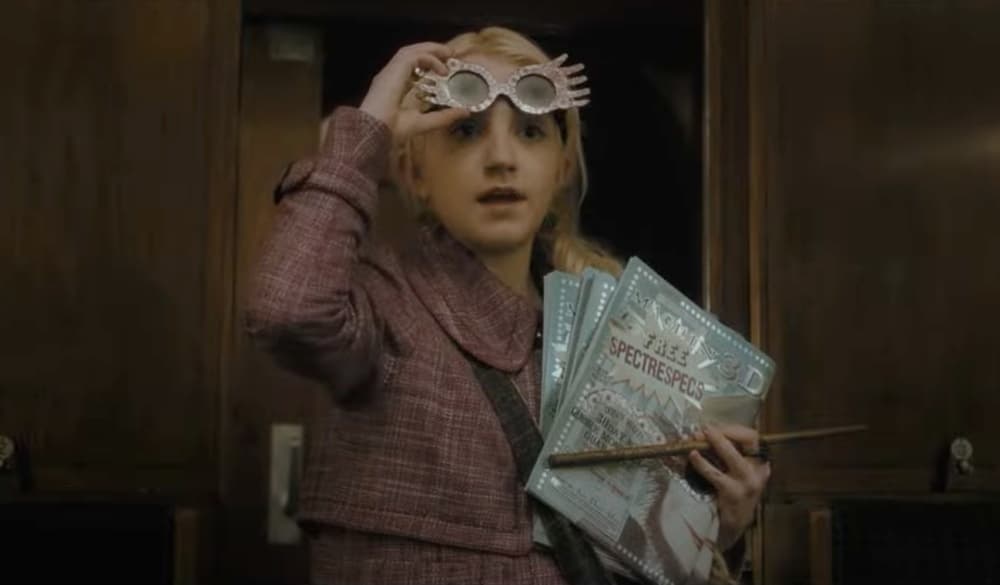 <b>La joyería de Luna Lovegood</b>
<br>Luna Lovegood, una de las amigas de Harry, una chica extravagante que no sentía vergüenza por usar enormes sombreros con la forma de un león o llamativos lentes frente a sus compañeros.
<br>