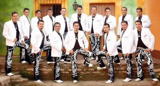 Ya con el nombre de la MS (Mazatlán Sinaloa) la banda integró a músicos de otras agrupaciones que llegaron para aportar su experiencia y lograron conjuntar un grupo sólido bajo el respaldo del también músico Sergio Lizárraga.