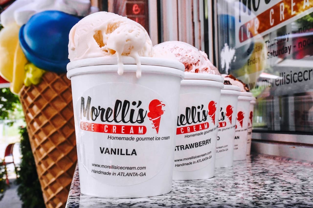 <b><a href="https://www.morellisicecream.com/">Número 5: Morelli's Ice Cream (749 Moreland Ave SE st 102B, Atlanta)</a></b>. En 2009, fue nombrada la cuarta mejor heladería de Estados Unidos por la revista Bon Appétit y se precia de tener el mejor helado de caramelo salado de toda la ciudad.