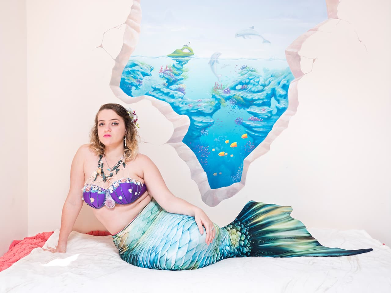 Michelle Koretsky, amiga y socia de Katzenell, y también fanática de las sirenas. Juntas crearon 
<a href="https://www.facebook.com/mermaidisrael" target="_blank">un grupo de Facebook</a> para reunir a los entusiastas de las sirenas en su país y 
<b>la comunidad virtual supera los 2,000 seguidores.</b>