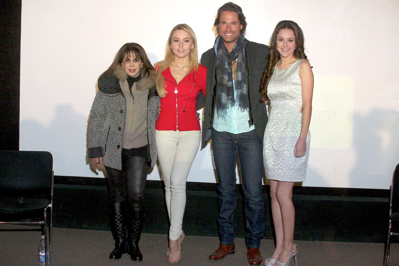 Fue tras haber protagonizado esta historia que comenzaron los rumores de la relación entre Angelique Boyer y Sebastián Rulli.