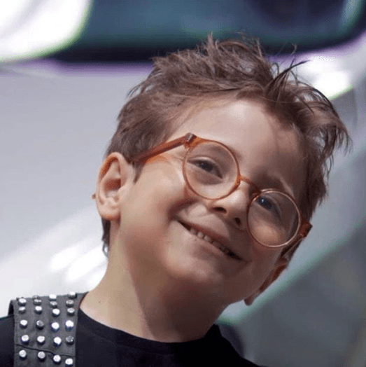 Su verdadero nombre es Said Cassab, pero en televisión es conocido como el Morris, el niño darks de Vecinos.
<br>