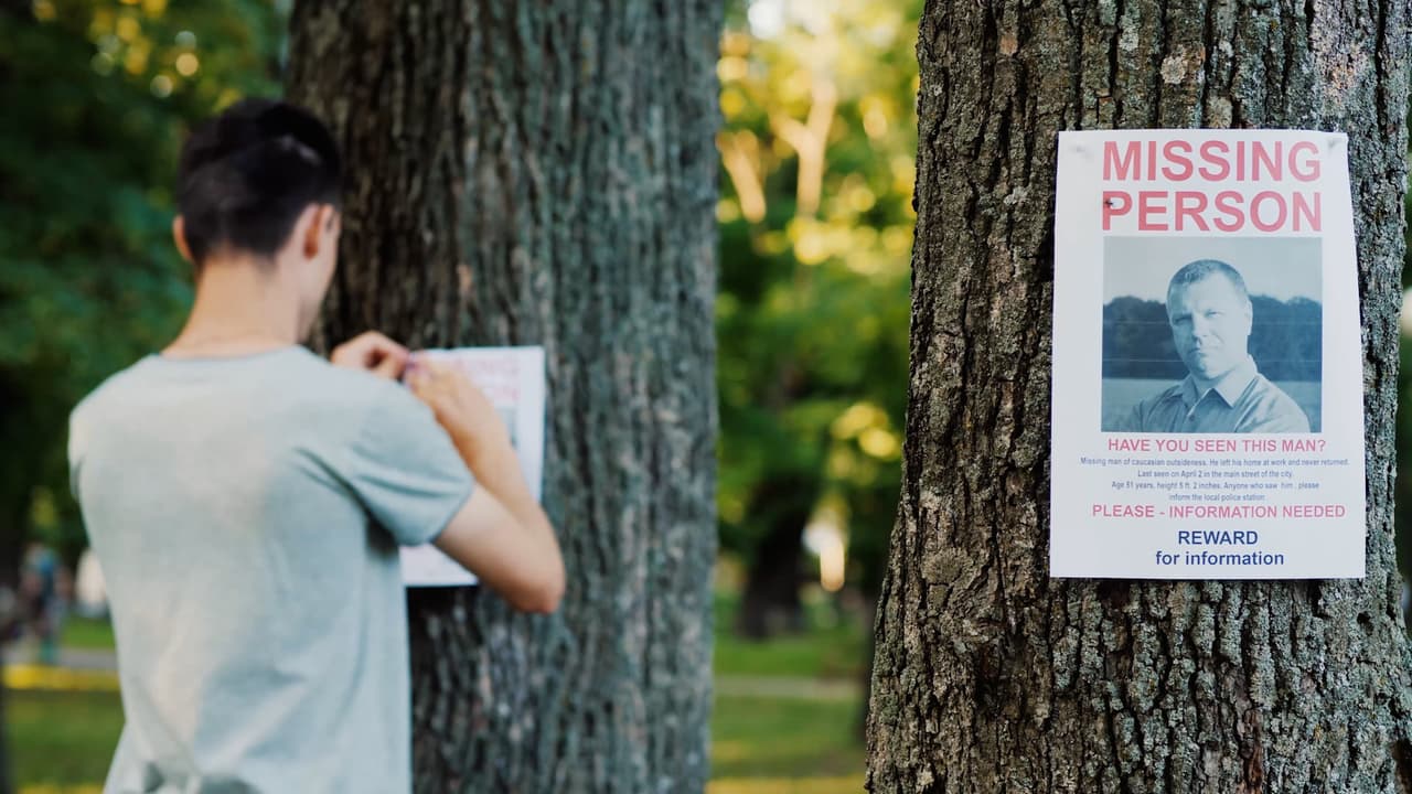 El Departamento de Policía de Nueva York suele ser el primer recurso del neoyorquino para denunciar la desaparición de un ser querido. Las autoridades aconsejan no esperar 24 horas 
<b>para reportar algún caso y piden llamar al 911 de inmediato.</b>