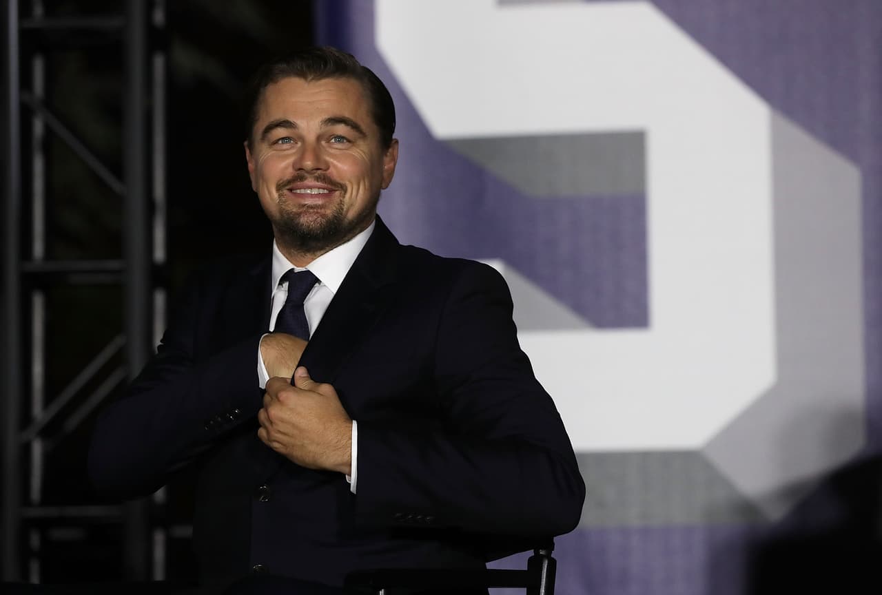 Otra de las celebridades que deberá renunciar a sus regalos es el actor Leonardo DiCaprio, quien recibió de Jho Low un premio Oscar, un Picasso, un Basquiat y una fotografía de Diane Arbus.
<br>