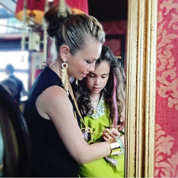 Además Thalía tiene todo el tiempo para cuidar de sus hijos, pese a que es una mujer muy comprometida con su profesión.