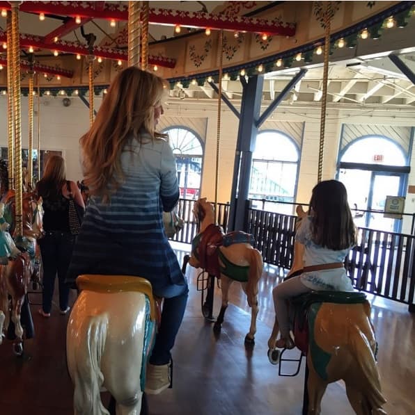 Para Thalía, la infancia de sus hijos es una oportunidad perfecta para revivir todo aquello que la hizo feliz de niña.