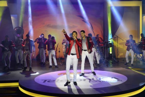 Así invitó a los televidentes y asistentes al evento a que se sumen a esta noble causa.