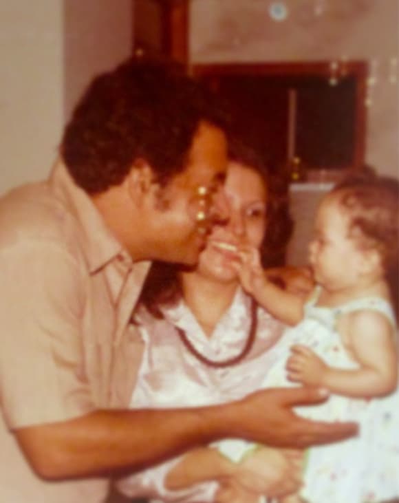 Satcha Pretto recuerda a su papá con mucho cariño, y siempre lo lleva en el corazón. Aunque el papi de Satcha no está con ella, no deja de honrar su memoria.