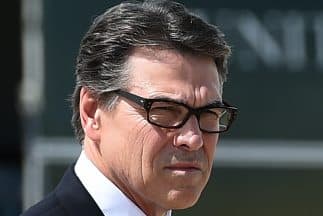 La respuesta que el gobernador tuvo en torno a la crisis en la frontera ha contribuido a aumentar su popularidad en las encuestas nacionales.