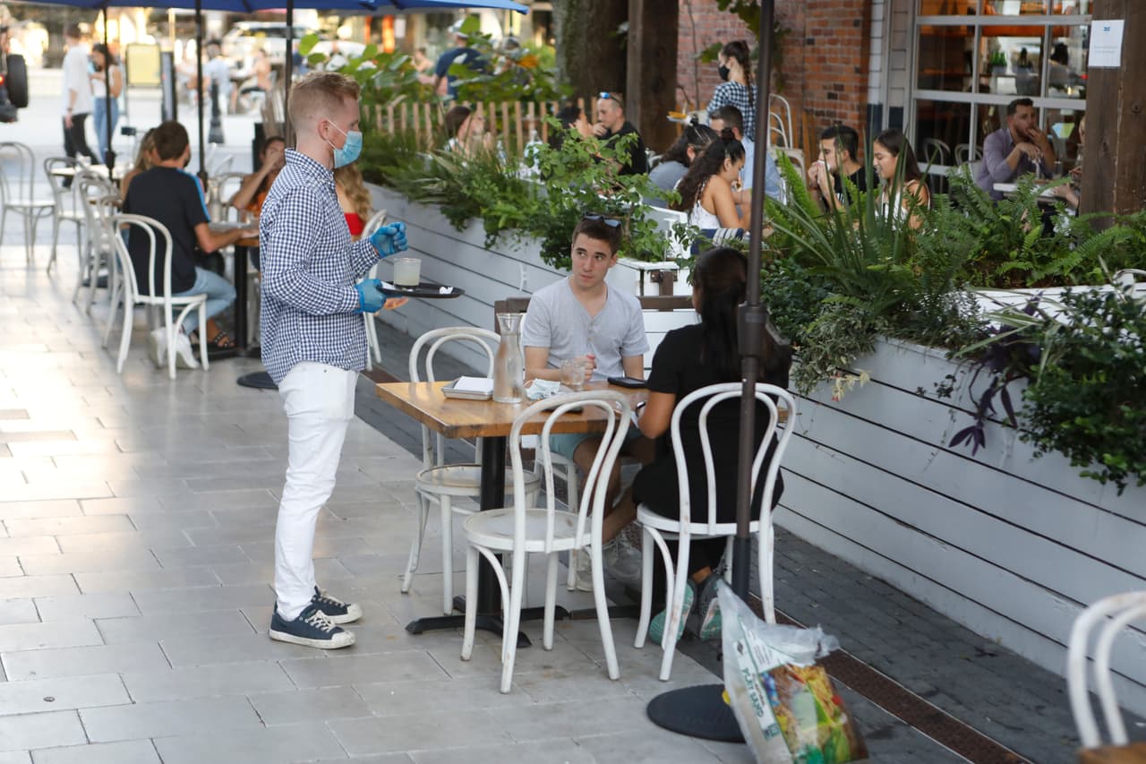 Se registran 2,811 nuevos casos de coronavirus en Florida y 74 muertes