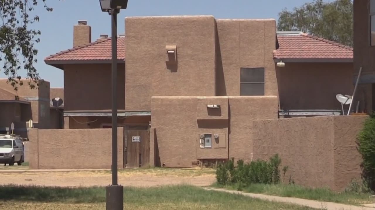 Matan a un hispano tras una discusión en un complejo de apartamentos al oeste del valle