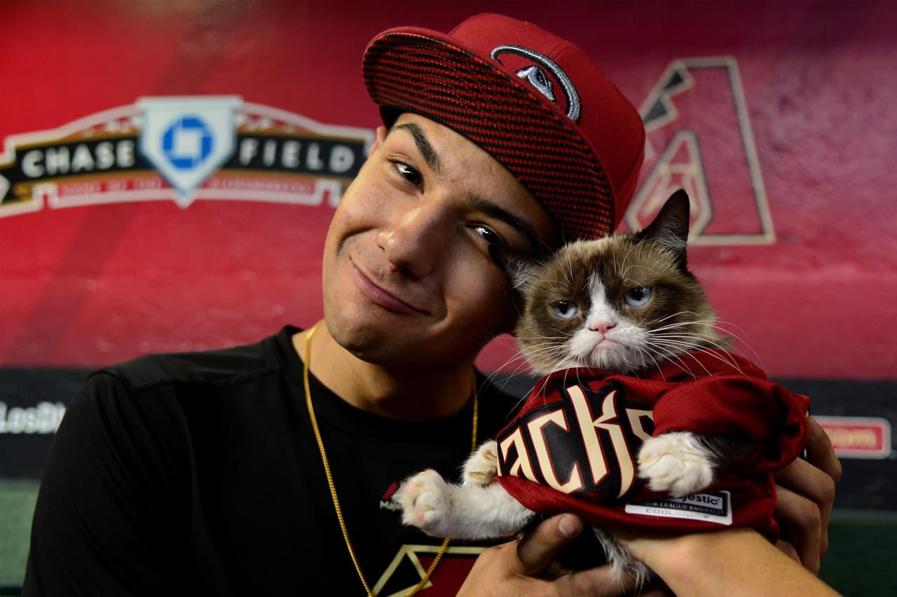 3. SU TERNURA. En su vida personal es un tierno, y eso lo demuestra en todos lados, en especial en sus redes sociales.