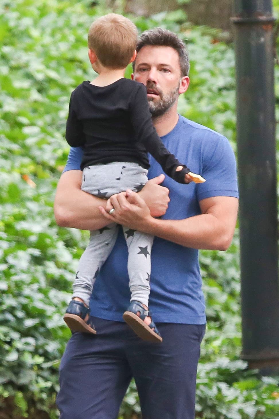 El actor no se ocultó de los paparazzi.